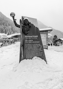 Gestorben 1976, aber nie vergessen. Gertrud Gabl bleibt im Schnee verewigt.