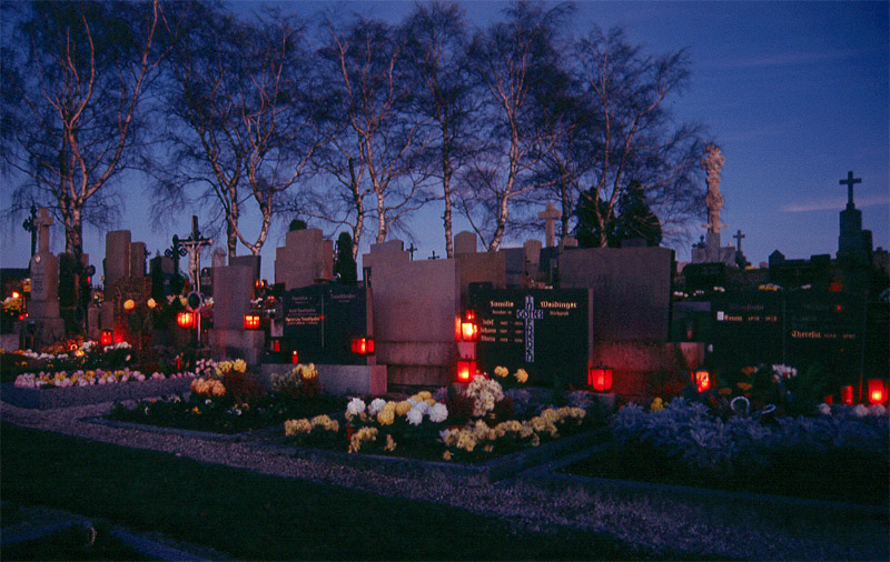 Eines Abends auf dem Friedhof