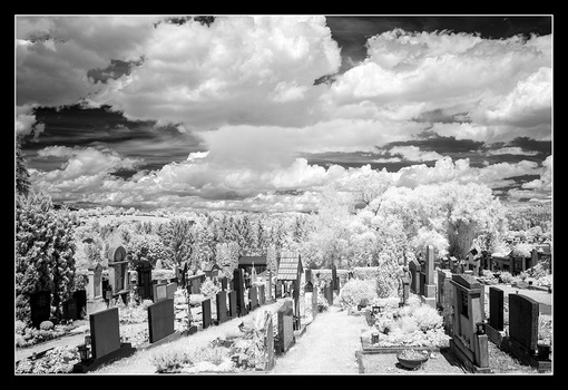 Infrarot   Mariatroster Friedhof
