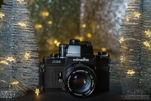 Minolta XM mit Weihnachtsdeko