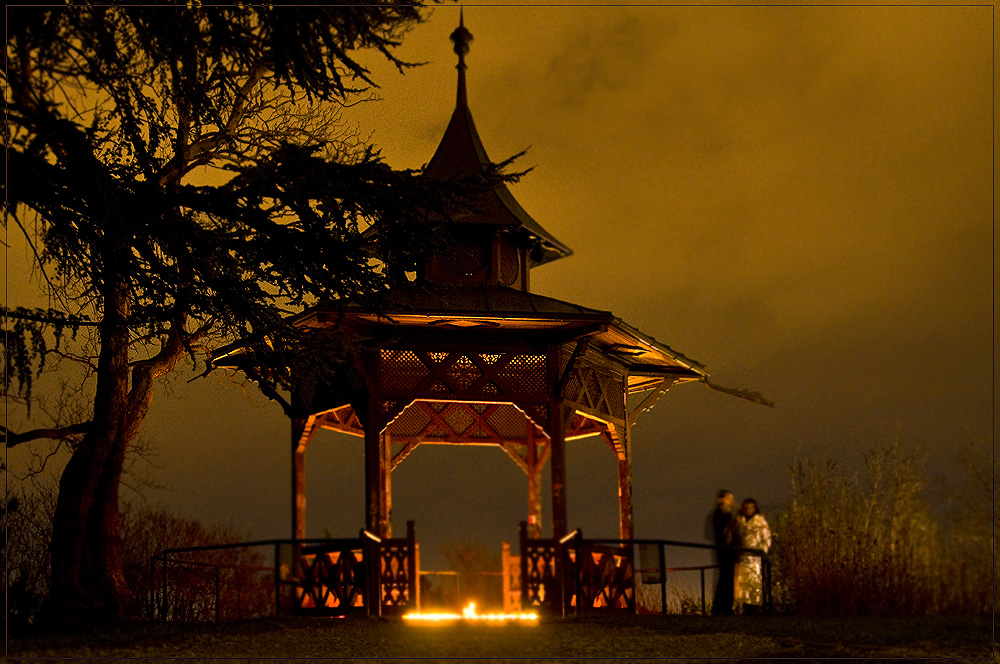 Der Chinesische Pavillion im Kerzenlicht