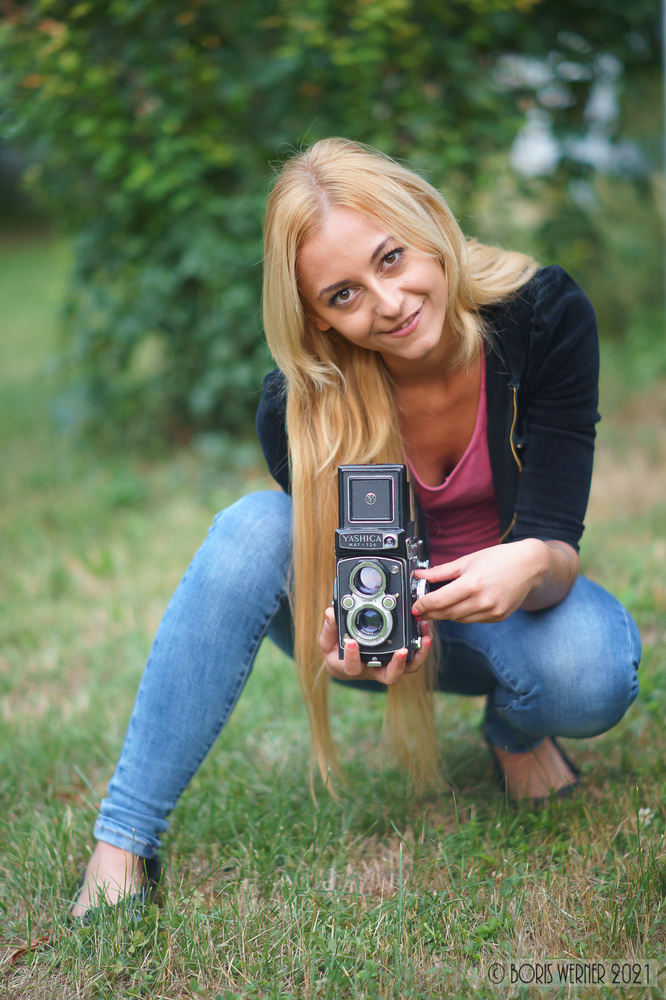 Yashica Mat124