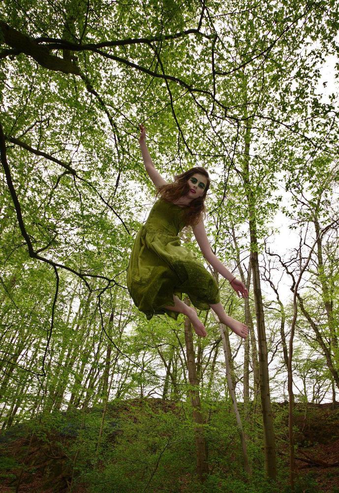 Waldfee - Flug durch den Wald