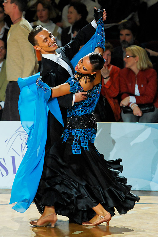 Relaxed Ballroom Action