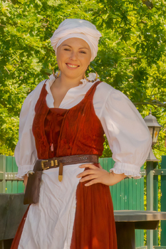 In alter Tracht auf Burg Kreuzenstein
