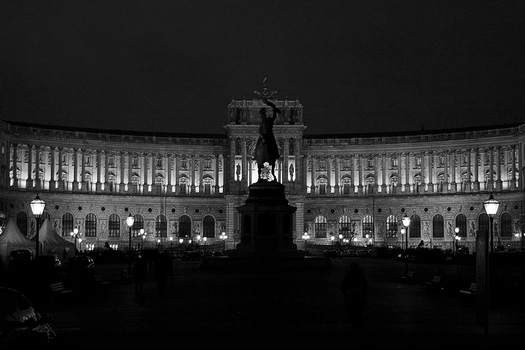 Hofburg bei Nacht