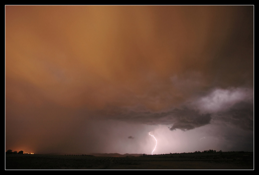 Hagelgewitter bei Nacht