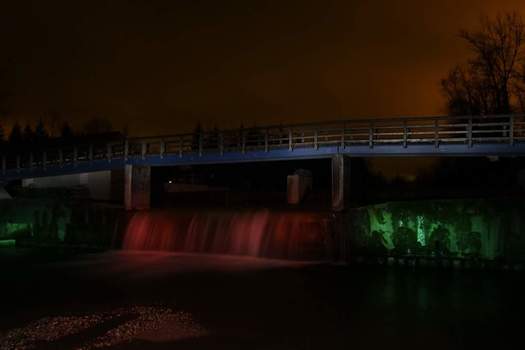 Wasserwehr bei Nacht