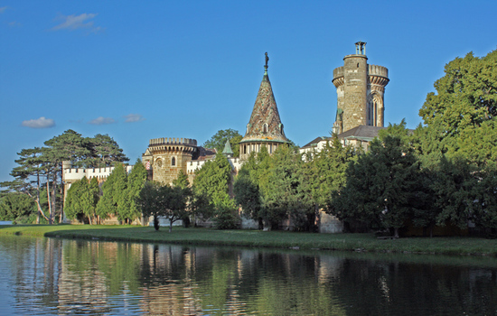Schloss Laxenbrug